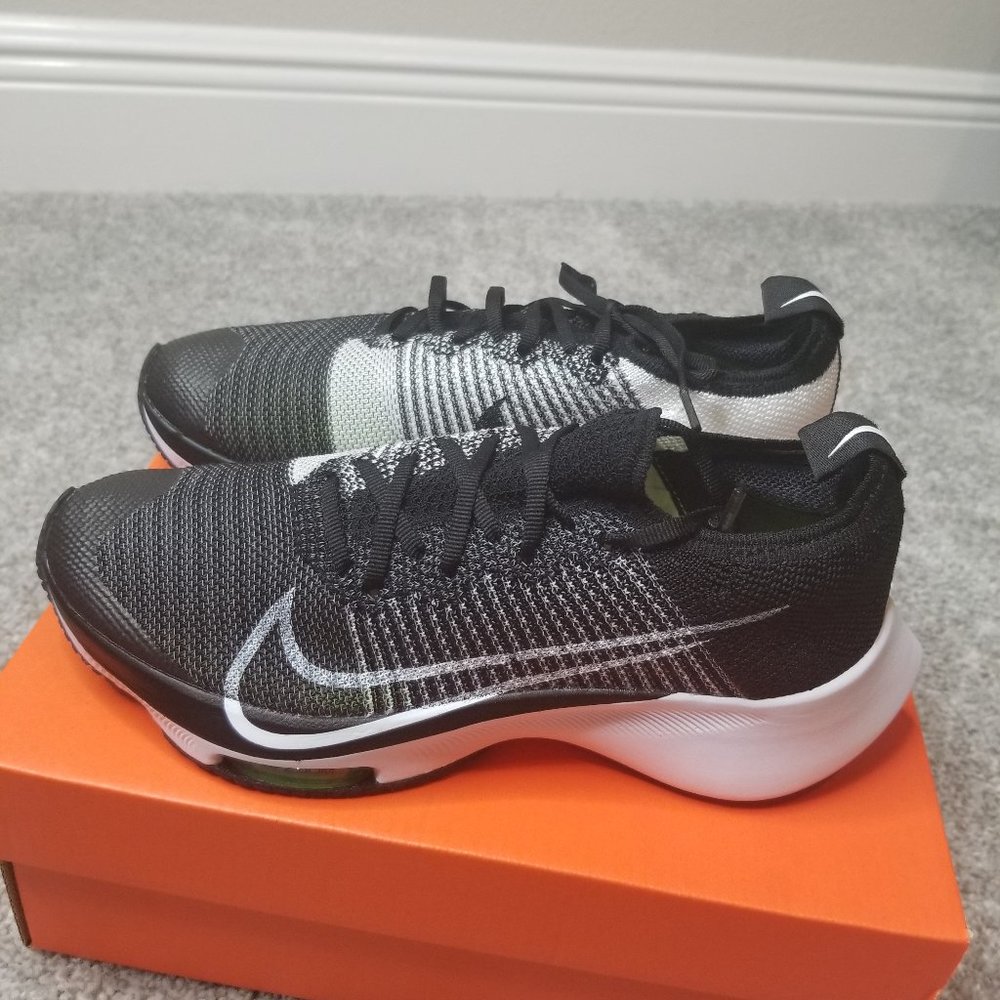 Nike Air Zoom Tempo big boys size 4.5 Y New